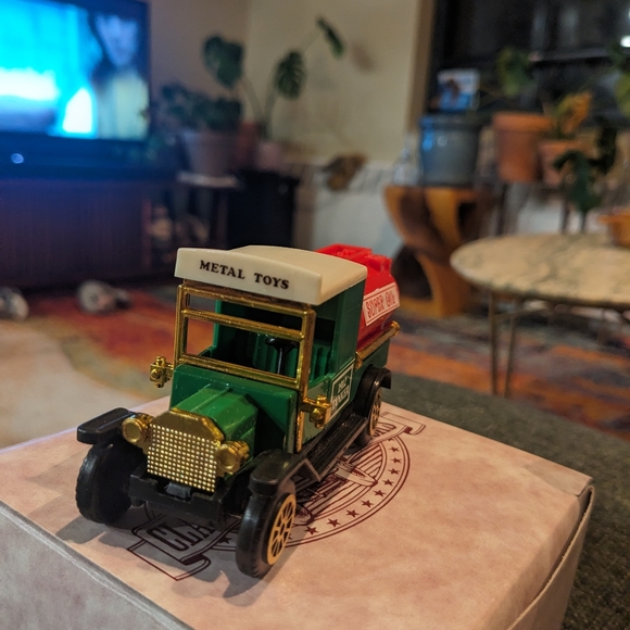 Classic Trucks 1910-1918 Toys - Picture 3 of 13